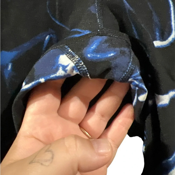 NWOT DKNY size small cropped multicolored exercise pants - Picture 4 of 7